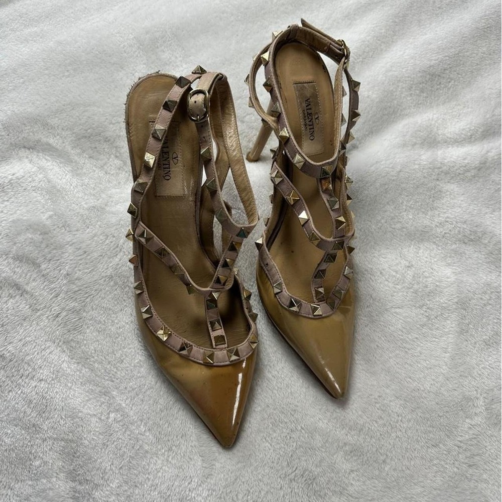 Valentino Garavani Rocksud T-strap pumps pointed toe, pyramid stud detail y2k - Picture 2 of 5